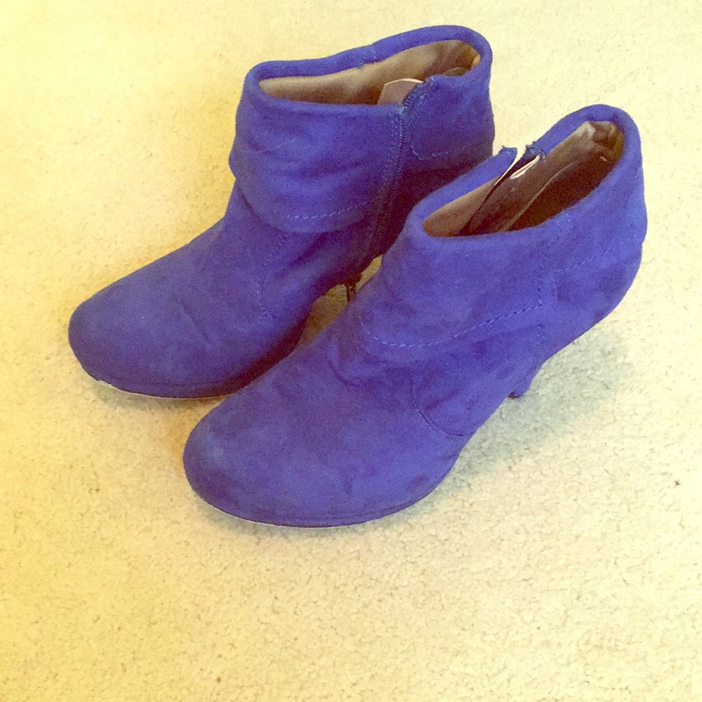Electric blue heeled boots